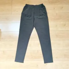 【新品】ユニクロ　アンクルテーパードパンツ