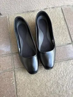 クロックス　黒パンプス　W8 就活　面接　キャビンアテンダント　CROCSのサムネイル