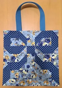 ハンドメイド　リボンパッチワーク　A4ファイルもたっぷり収納トートバッグ