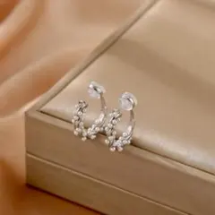 イヤリング　シルバー　パール装飾　痛くない　イヤーカフ　華やか　上品　セレモニー