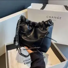 ブラックドローストリングショルダーバッグ