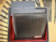 トミーヒルフィガー　折りたたみ財布