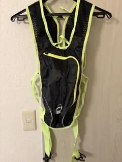 軽量ランニング用リュック 黒/蛍光黄