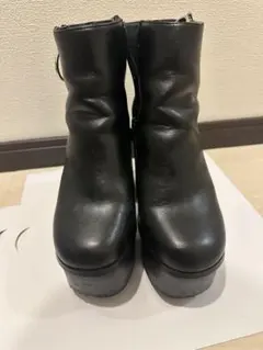 ブラックプラットフォームブーツ