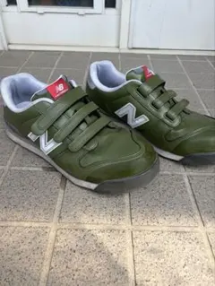 New Balance 安全靴 グレー - メルカリ