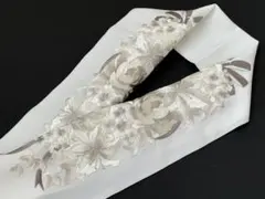 バ*ー様 【訳あり　大処分】成人式‼️振袖用‼️ シルエリー 刺繍入り 半衿　白