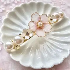 No.866 ハンドメイド　桜とパールのバレッタ