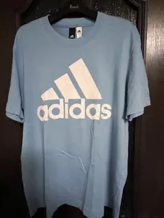 adidas ロゴTシャツ　水色