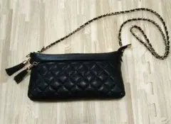 美品　黒 キルティング ショルダーバッグ タッセル付き　本革　2way