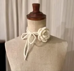 白薔薇のチョーカー