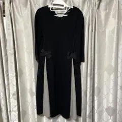 UNIVERVAL MUSE ブラックひざ丈ワンピース