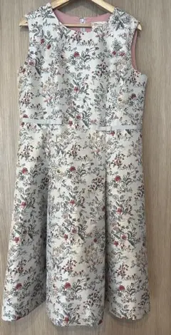 【未使用】ローズティアラ ワンピース　42