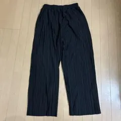 プリーツパンツ