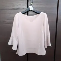 JUSGLITTY 薄ピンク フレアスリーブ ブラウス 綺麗め カットソー