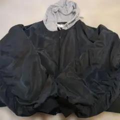 黒 ナイロン ボンバージャケット フード付き