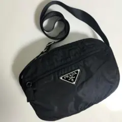美品☆　プラダ　カメラバッグ　三角ロゴプレート　ショルダーバッグ　斜め掛け