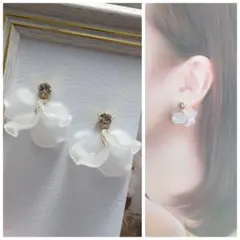 【No.136】すりガラス風フラワー　ホワイト　貼るピアス新品、未使用