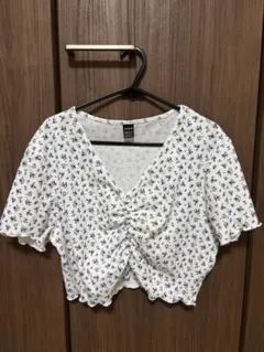 【最終値下げ⚠️】SHEIN 花柄 Vネック 半袖トップス XL クロップド丈のサムネイル