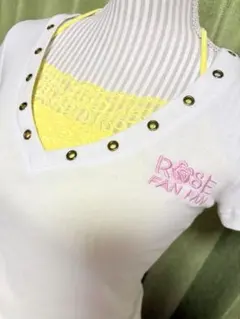 ✨ROSE FAN FAN✨ハトメVネックTシャツ❣️00's／y2k／平成ギャル