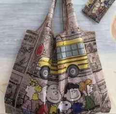 大容量　エコバッグ 軽量　　キャラクター　スヌーピー　新品