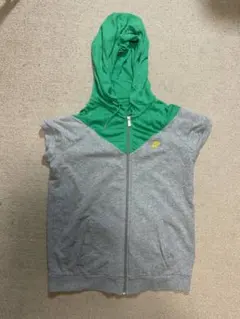 ナイキ　NIKE 半袖 パーカー　灰色&緑色　　　M サイズ