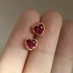 高貴✨ゴールドピアス czダイヤ ルビー 煌びやか エレガンス ハート 可憐