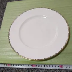 大倉陶園クラウンエンボスプレート ゴールド縁取り 約20cm - メルカリ