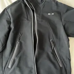 オークリー　アウター　パフォーマンスフィット　Mサイズ