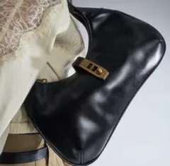 <美品>Charles &Keithバッグ