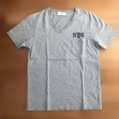 AZUL NYCプリント VネックTシャツ グレー　M