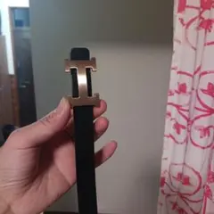 ブラック 合成皮革ベルト ゴールドバックル