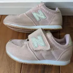 14bm New Balance ピンク スニーカー