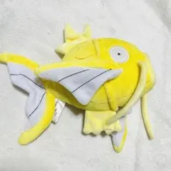 ポケモンセンター コイキング ぬいぐるみ 色違い 金 等身大 金のコイキング ぬいぐるみ 色違い ポケモンセンター - メルカリ