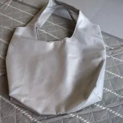 シルバー 合成皮革 ショルダーバッグ