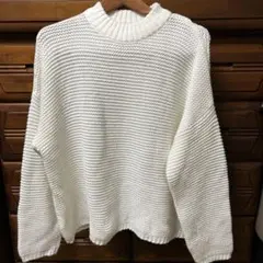 Bershka ホワイト 長袖ニットセーター XS