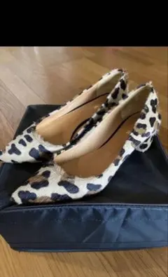 PIPPICHICの豹柄ハラコパンプス