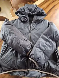 美品！リバーシブル黒ダウンジャケット フード付き