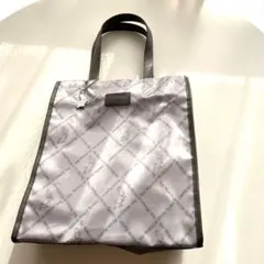 ピーターラビットロゴ入り大容量トートバッグ縦32 ×横27 ×まち7.5センチ￼