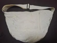 LOWRYS FARM　アイボリー ナイロン ショルダーバッグ