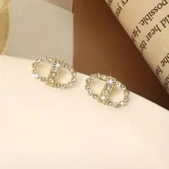 D字型ピアス クリスタル付き シルバー 両耳用 - メルカリ