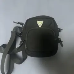 GUESS ショルダーバッグ ブラック