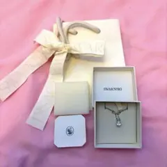 Swarovski クリスタルペンダント ネックレス