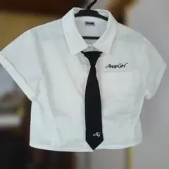 ホワイト半袖シャツとチェックスカートセット