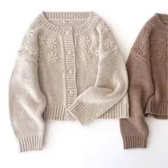 サマンサモスモス　花刺繍入りクルーカーディガン ベージュ　花柄　ニット