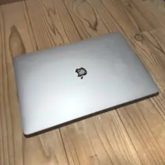 MacBook Pro intel core i9本体