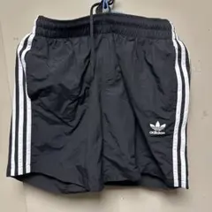 adidas ブラック ショートパンツ Lサイズ