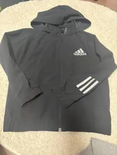 adidas 黒 パーカー 130サイズ