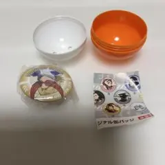 缶バッジとボールのセット