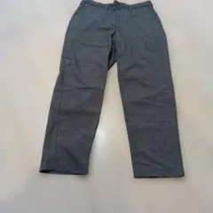 GU グレー ストレートパンツ