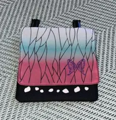 鬼滅の刃　ポーチ　胡蝶しのぶ柄